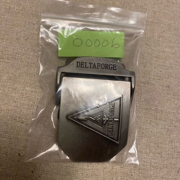Deltaforge brushed metal belt buckle with teeth, sword triangle Pewter aesthetic - Picture 9 of 9
